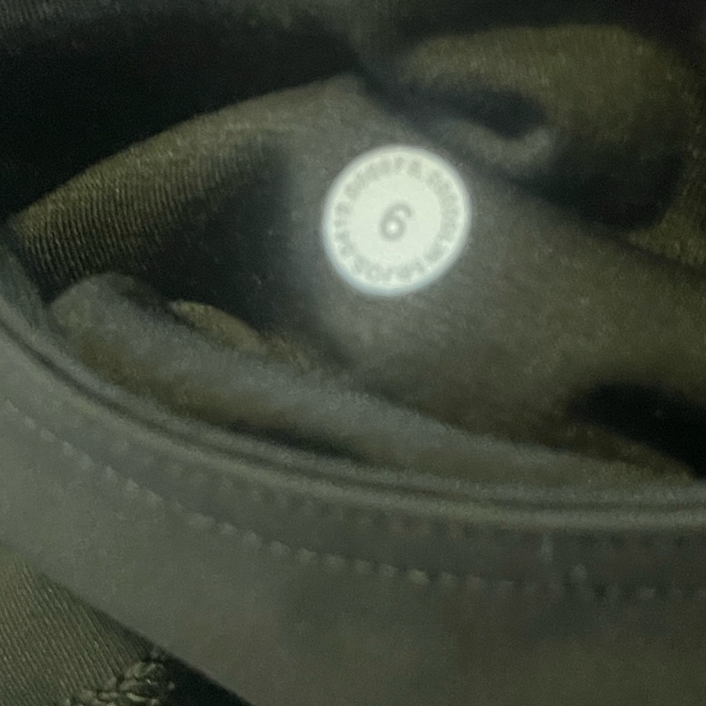EUC Lululemon Train Time Olive Green Leggings - Picture 5 of 5